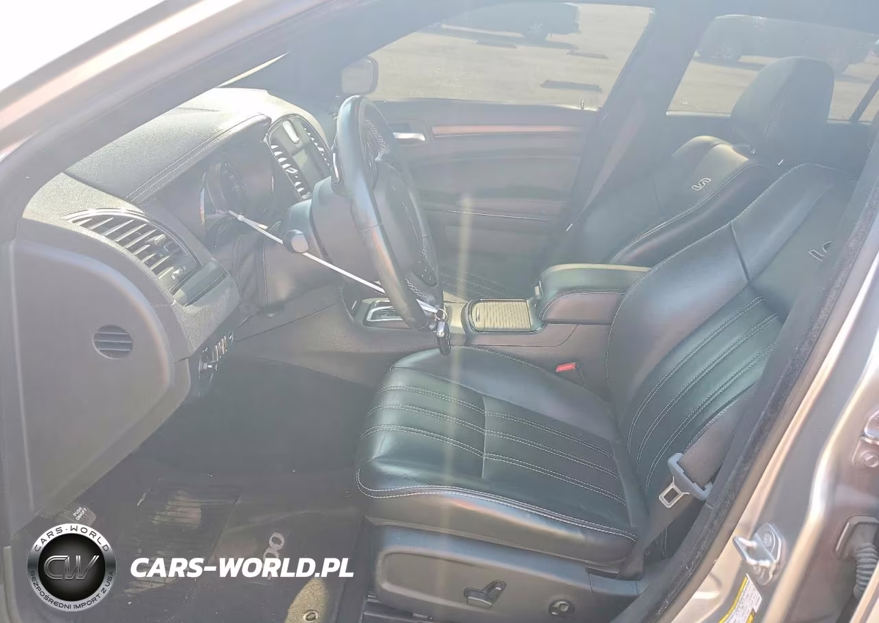 2016 Chrysler 300 S VIN:2C3CCAGG1GH182833 - 7