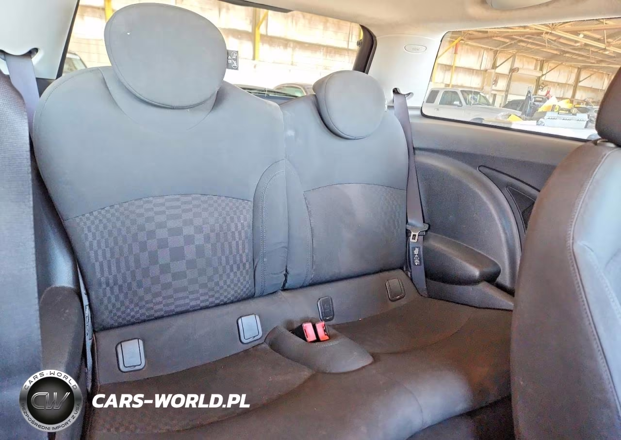 2010 Mini Cooper VIN:WMWMF3C51ATZ61308 - 10