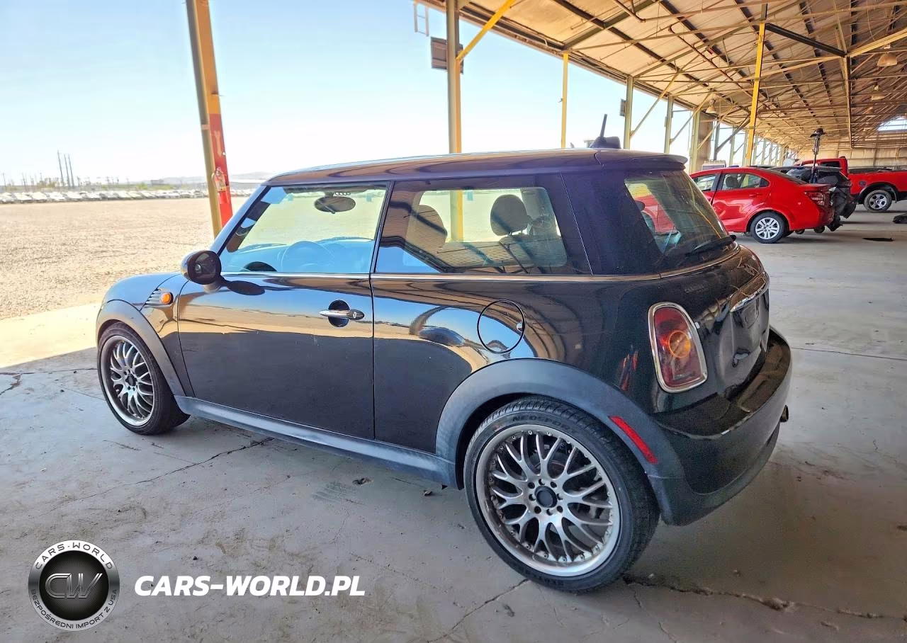 2010 Mini Cooper VIN:WMWMF3C51ATZ61308 - 2