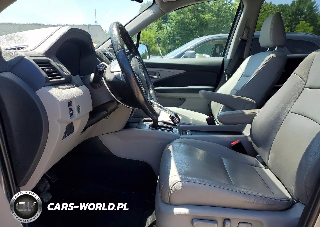 2018 Honda Pilot VIN:5FNYF6H65JB068570 - 7