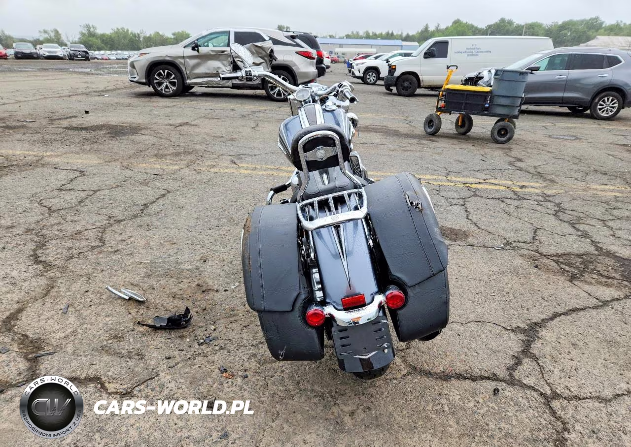 2015 Harley-Davidson Flhtnse Cvo Softail Deluxe VIN:1HD1TF915FB957679 - 4