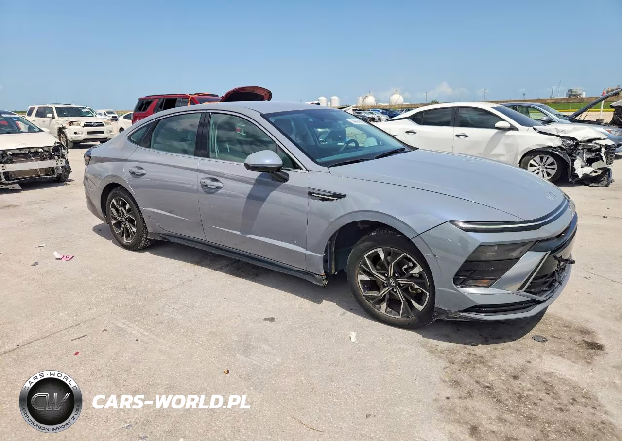 2025 Hyundai Sonata Sel VIN:KMHL64JA8SA516982 - 4
