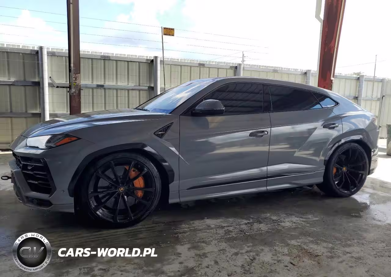 LAMBORGHINI