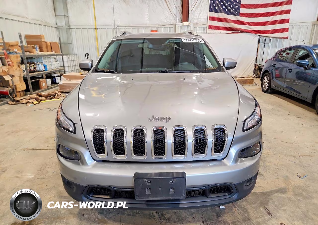 2015 Jeep Cherokee Latitude VIN:1C4PJMCS1FW745331 - 5