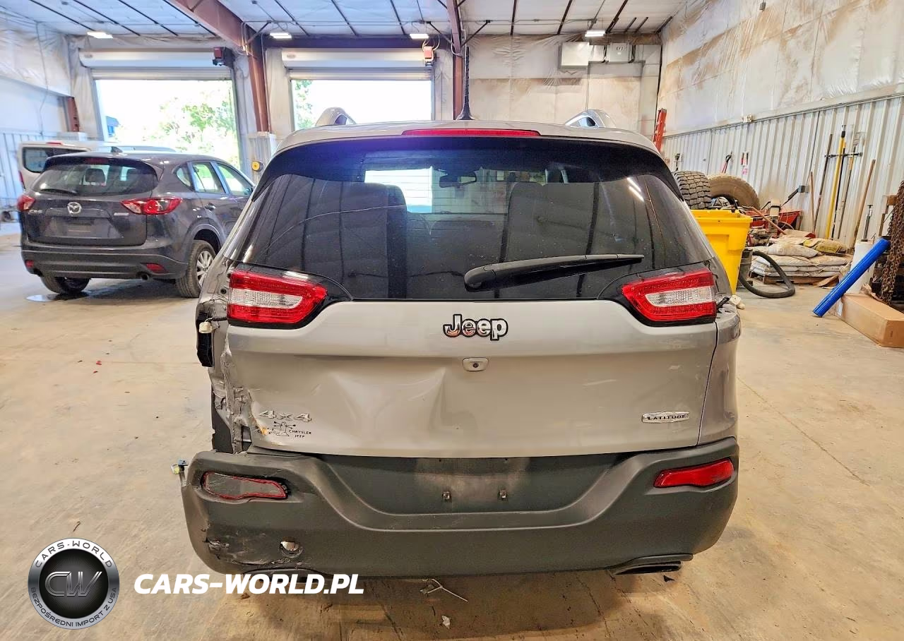 2015 Jeep Cherokee Latitude VIN:1C4PJMCS1FW745331 - 6
