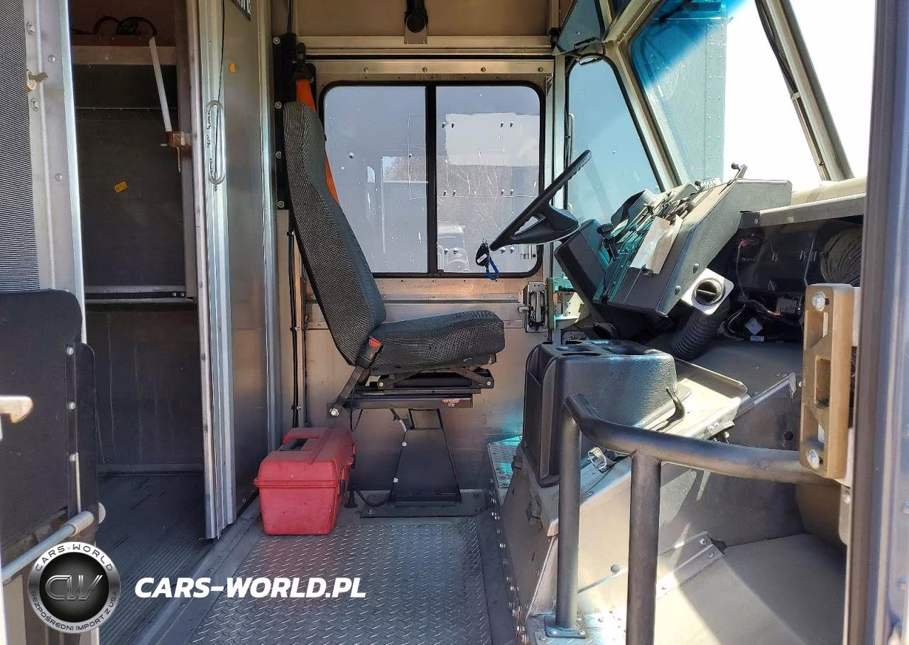 2020 Freightliner Chassis M Line Walk-In Van VIN:4UZAC2EA9LCLZ6694 - 11