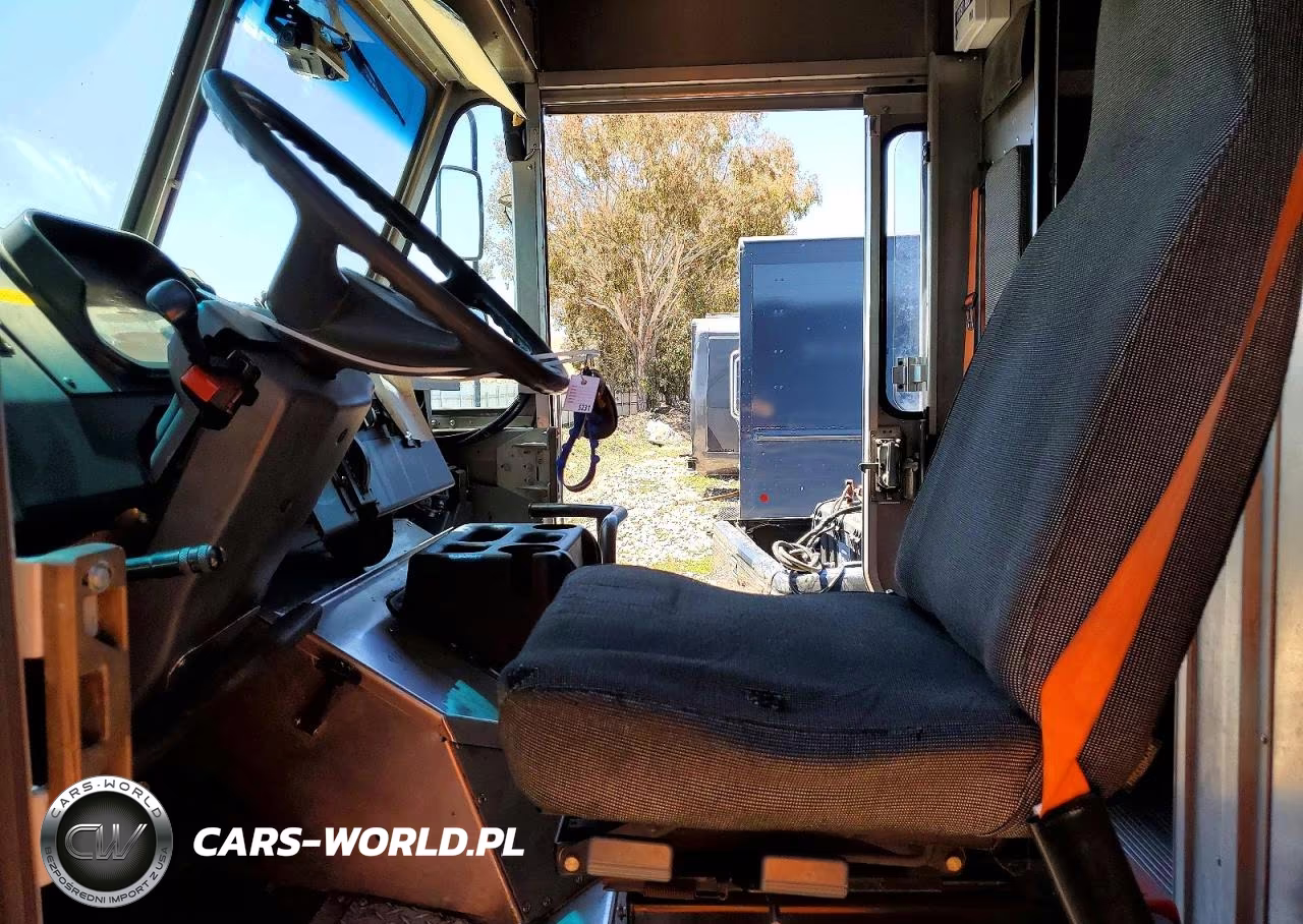 2020 Freightliner Chassis M Line Walk-In Van VIN:4UZAC2EA9LCLZ6694 - 7