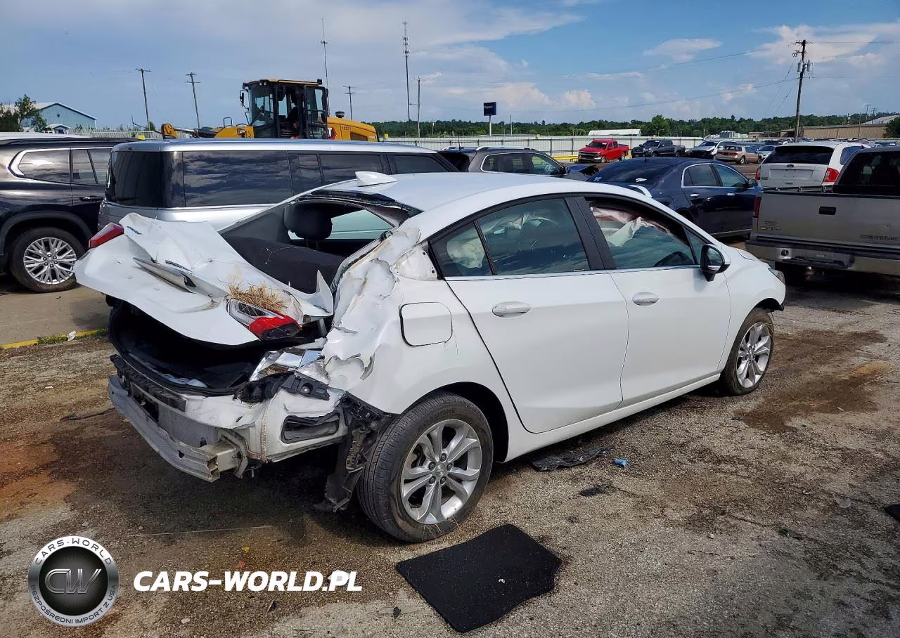 2019 Chevrolet Cruze Lt VIN:1G1BE5SM2K7146698 - 3