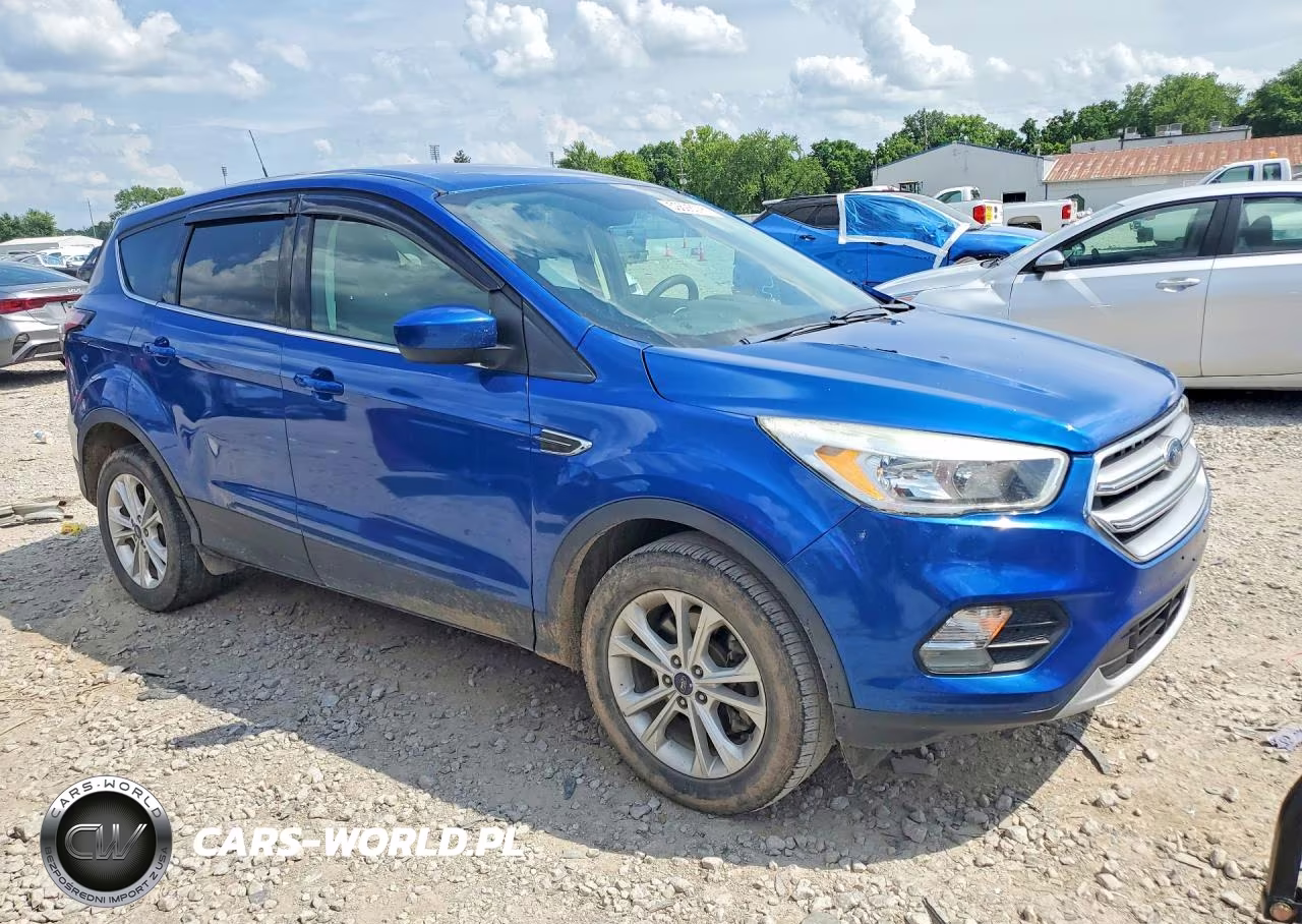 2017 Ford Escape Se VIN:1FMCU9GD3HUC75747 - 4