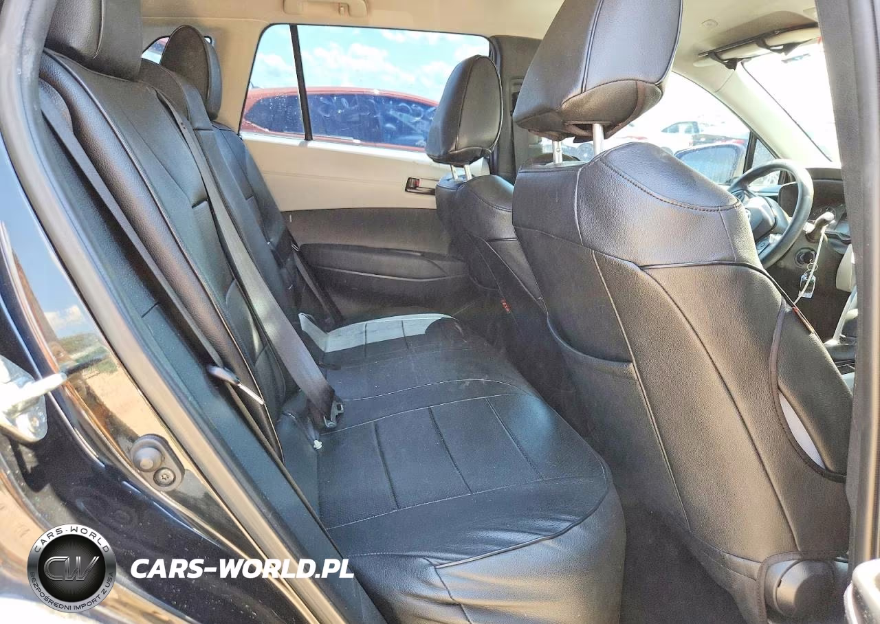 2023 Toyota Corolla Cross L VIN:7MUAAABG7PV052059 - 10