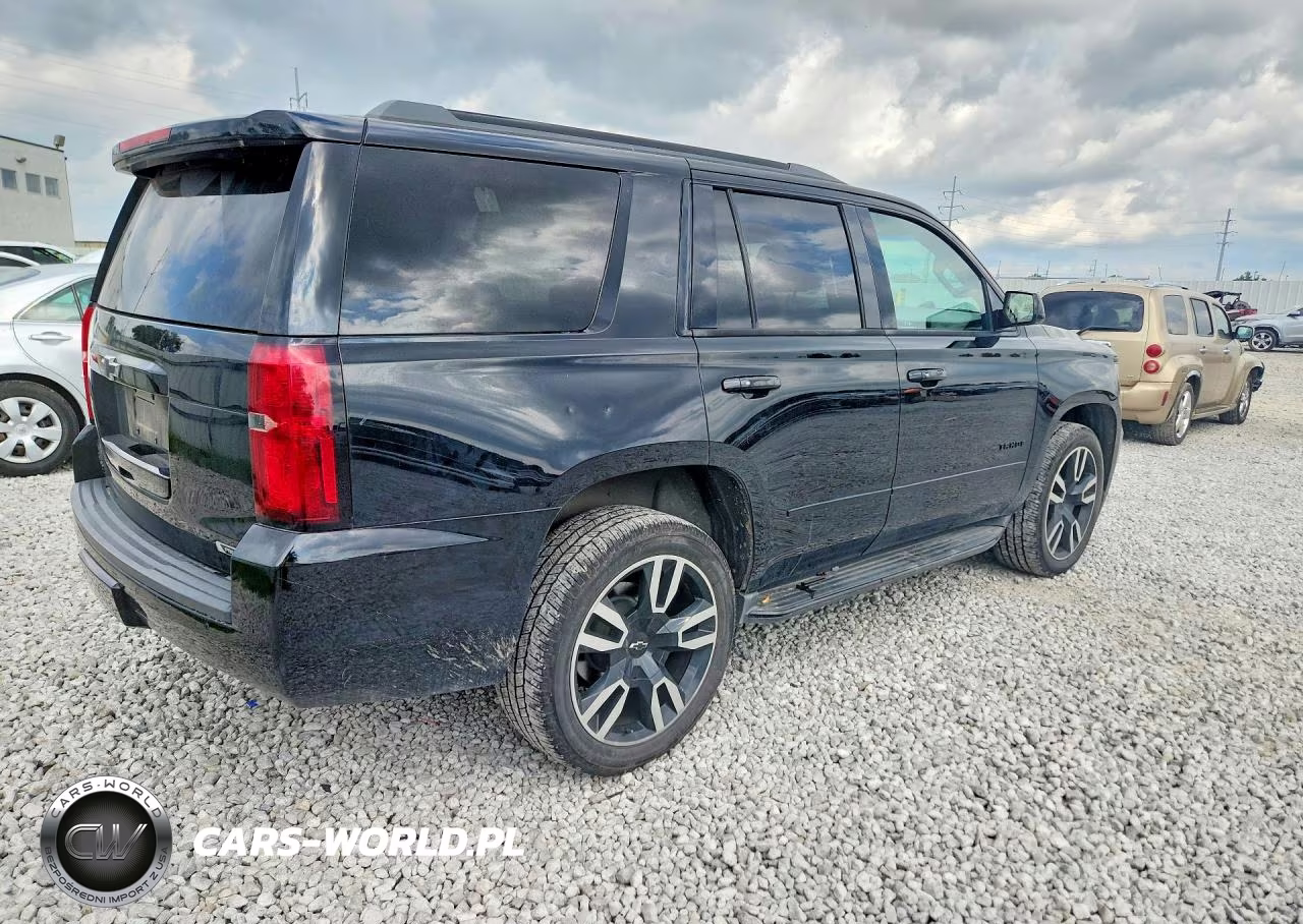 2018 Chevrolet Tahoe K1500 Premier VIN:1GNSKCKJ9JR295940 - 3