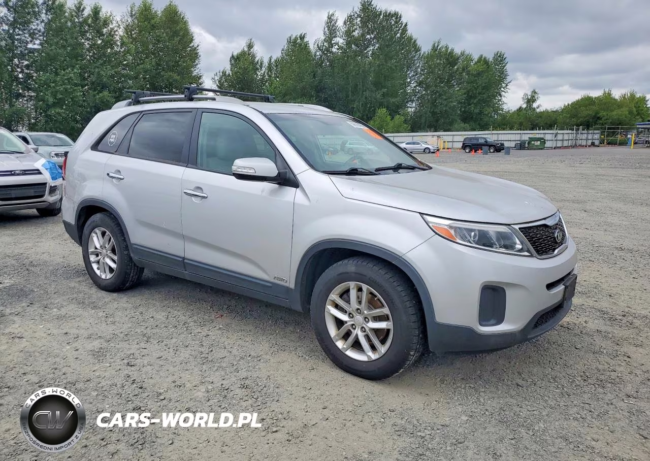 2015 Kia Sorento Lx VIN:5XYKTDA7XFG580010 - 4