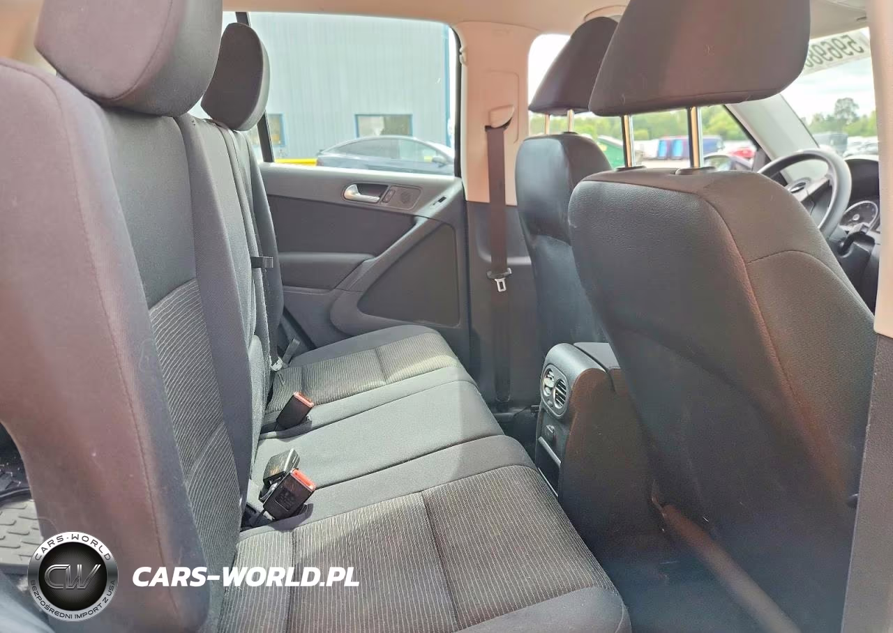 2017 Volkswagen Tiguan S VIN:WVGBV7AX3HK047405 - 10