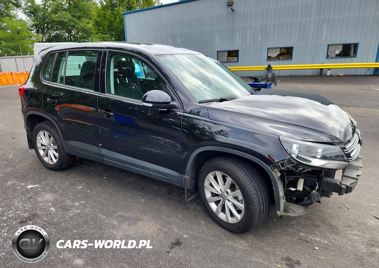 2017 Volkswagen Tiguan S VIN:WVGBV7AX3HK047405 - 4