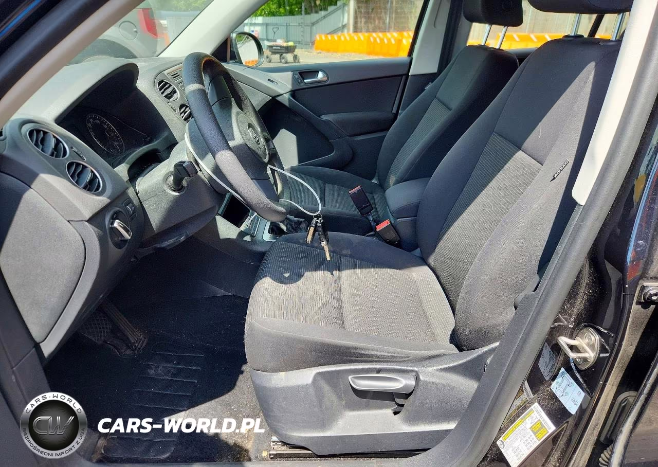 2017 Volkswagen Tiguan S VIN:WVGBV7AX3HK047405 - 7