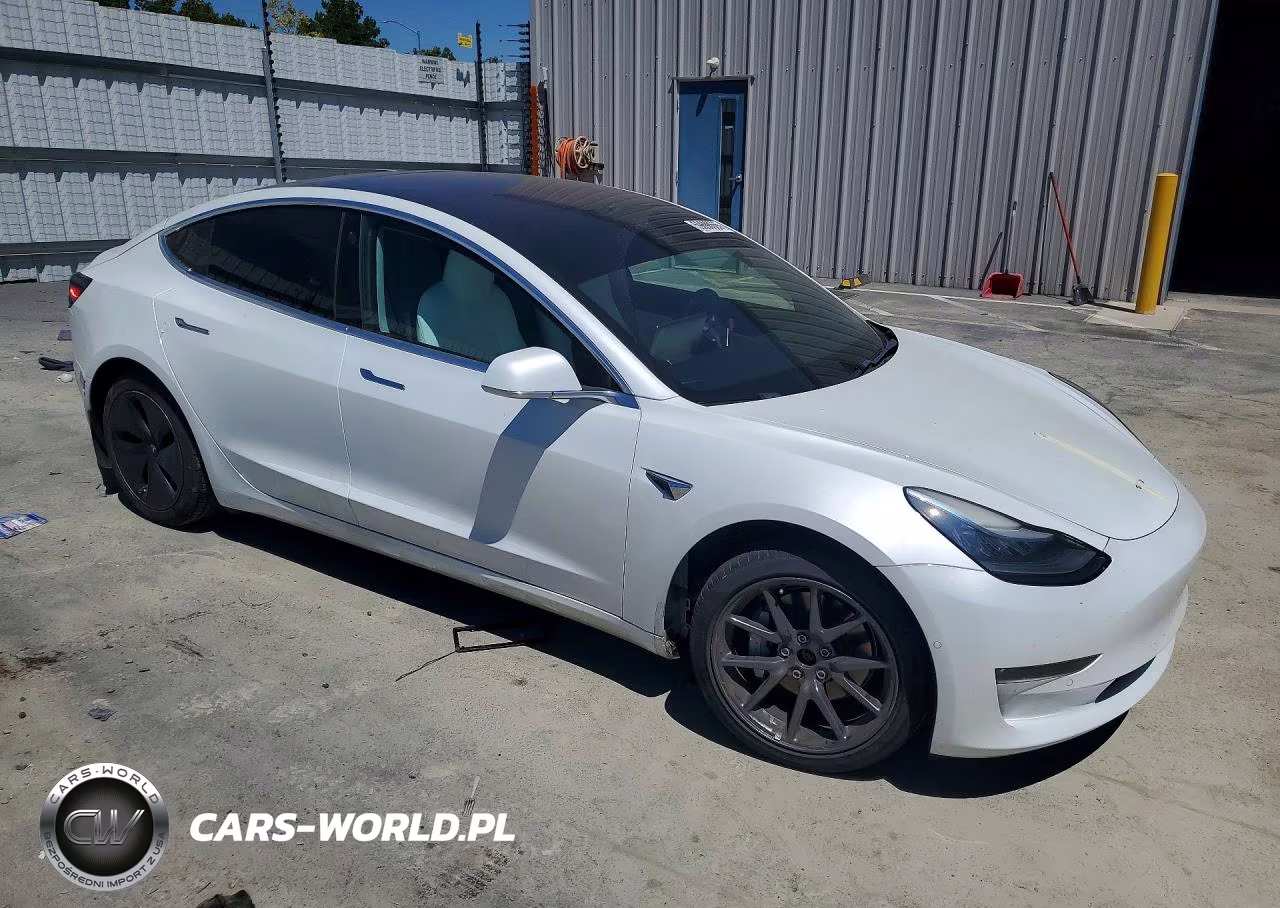 2018 Tesla Model 3 VIN:5YJ3E1EB0JF100214 - 4