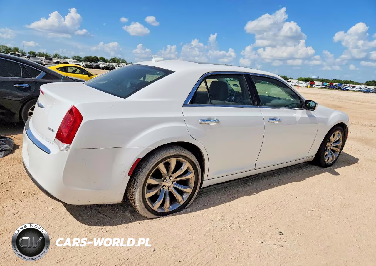 2019 Chrysler 300 Limited VIN:2C3CCAEG5KH634164 - 3
