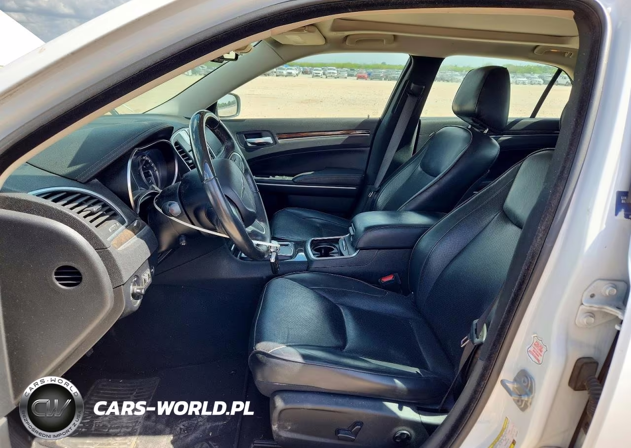 2019 Chrysler 300 Limited VIN:2C3CCAEG5KH634164 - 7