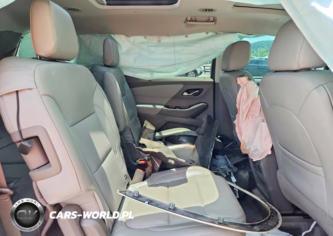 2018 Chevrolet Traverse Premier VIN:1GNERKKWXJJ127138 - 11