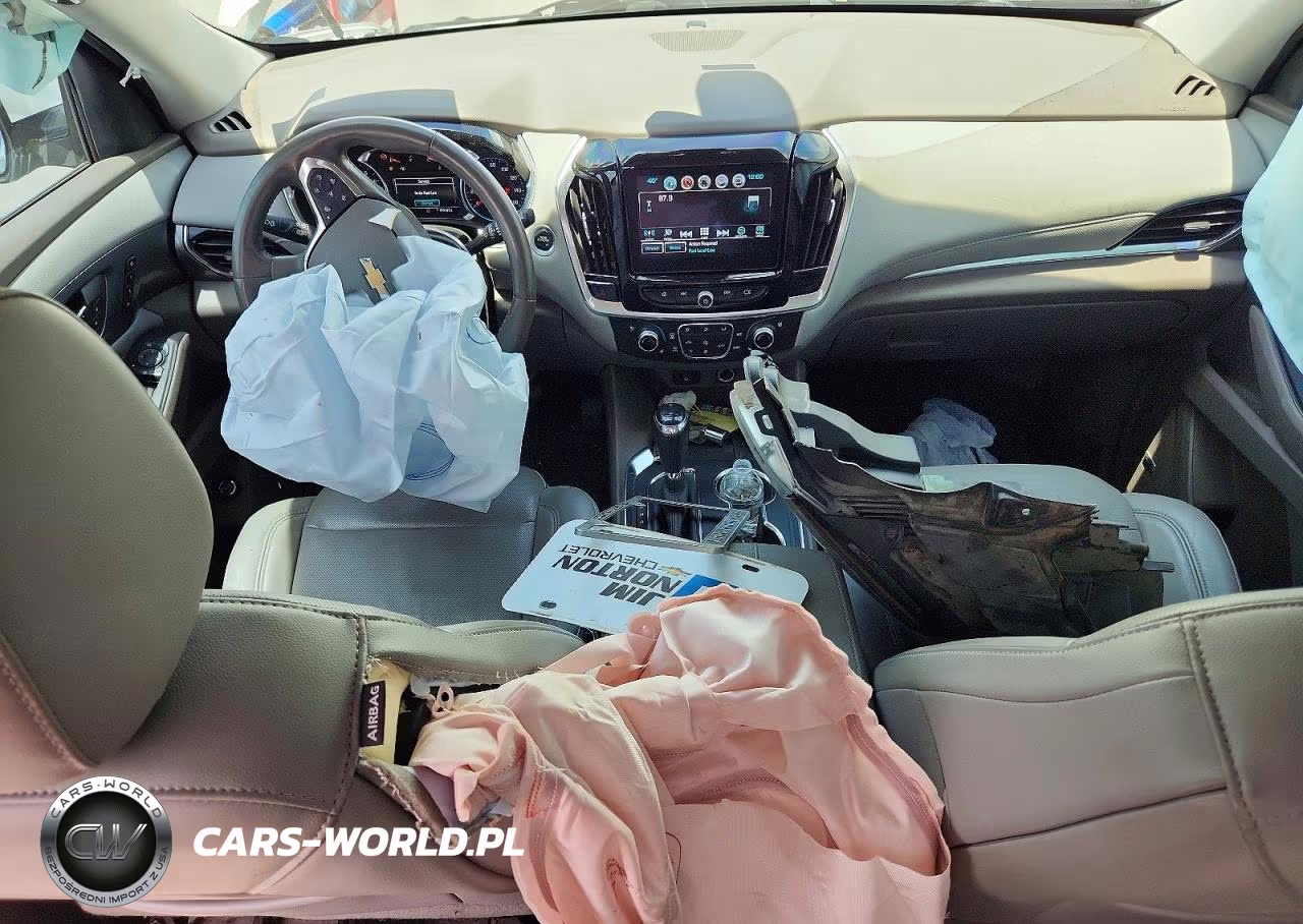 2018 Chevrolet Traverse Premier VIN:1GNERKKWXJJ127138 - 8