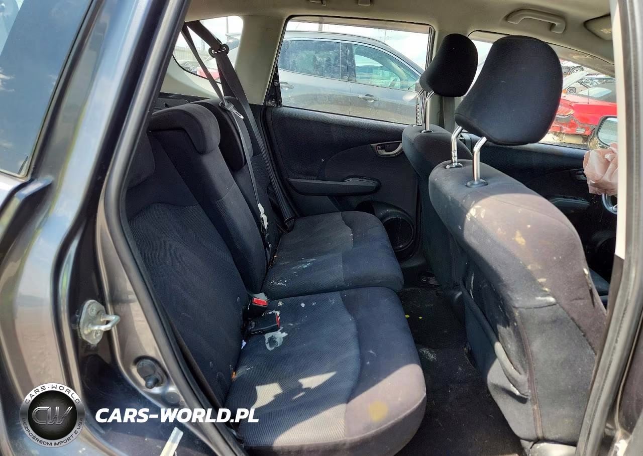 2011 Honda Fit Sport VIN:JHMGE8H50BC017881 - 10