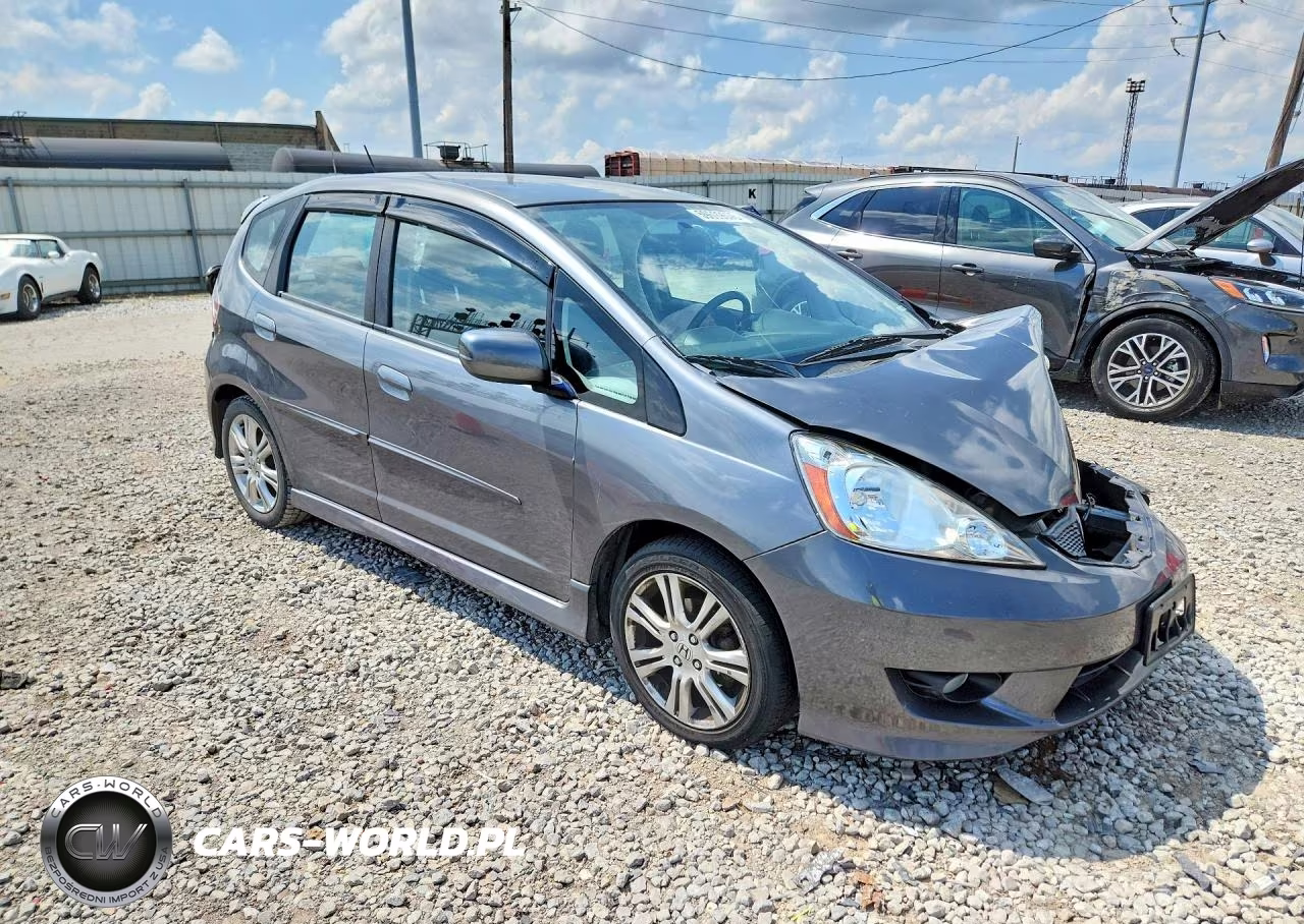 2011 Honda Fit Sport VIN:JHMGE8H50BC017881 - 4