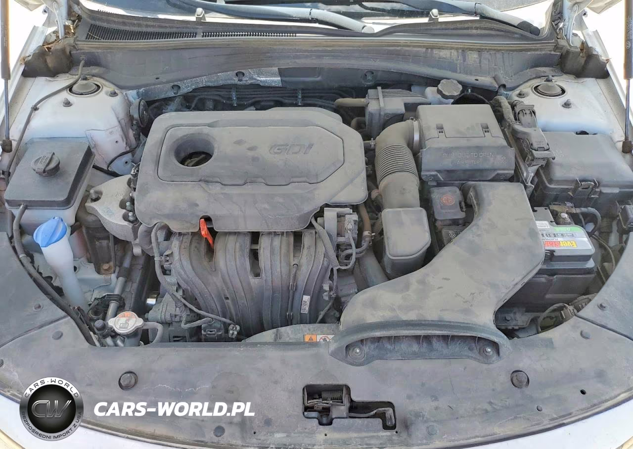 2018 Kia Optima S VIN:5XXGT4L34JG202634 - 11