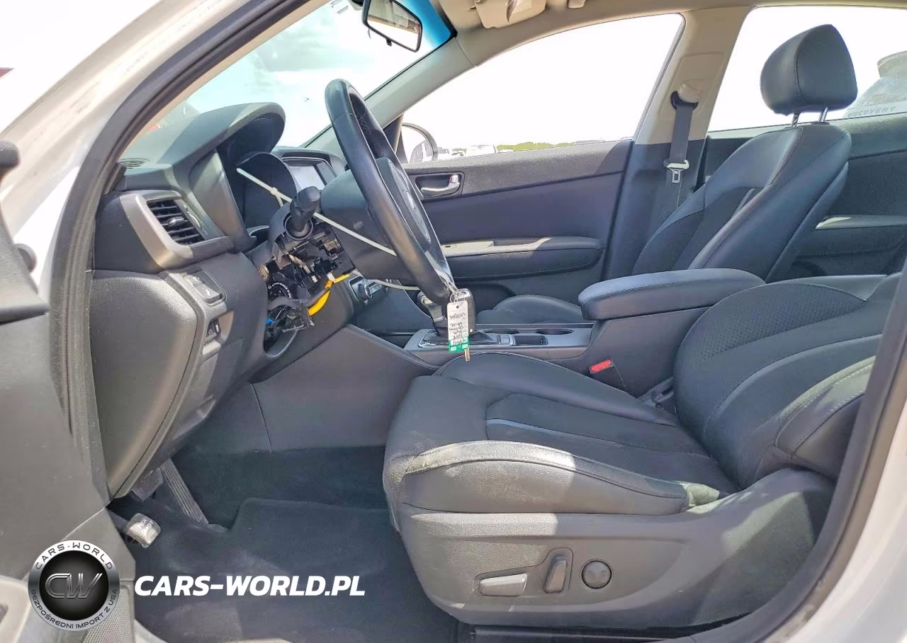 2018 Kia Optima S VIN:5XXGT4L34JG202634 - 7