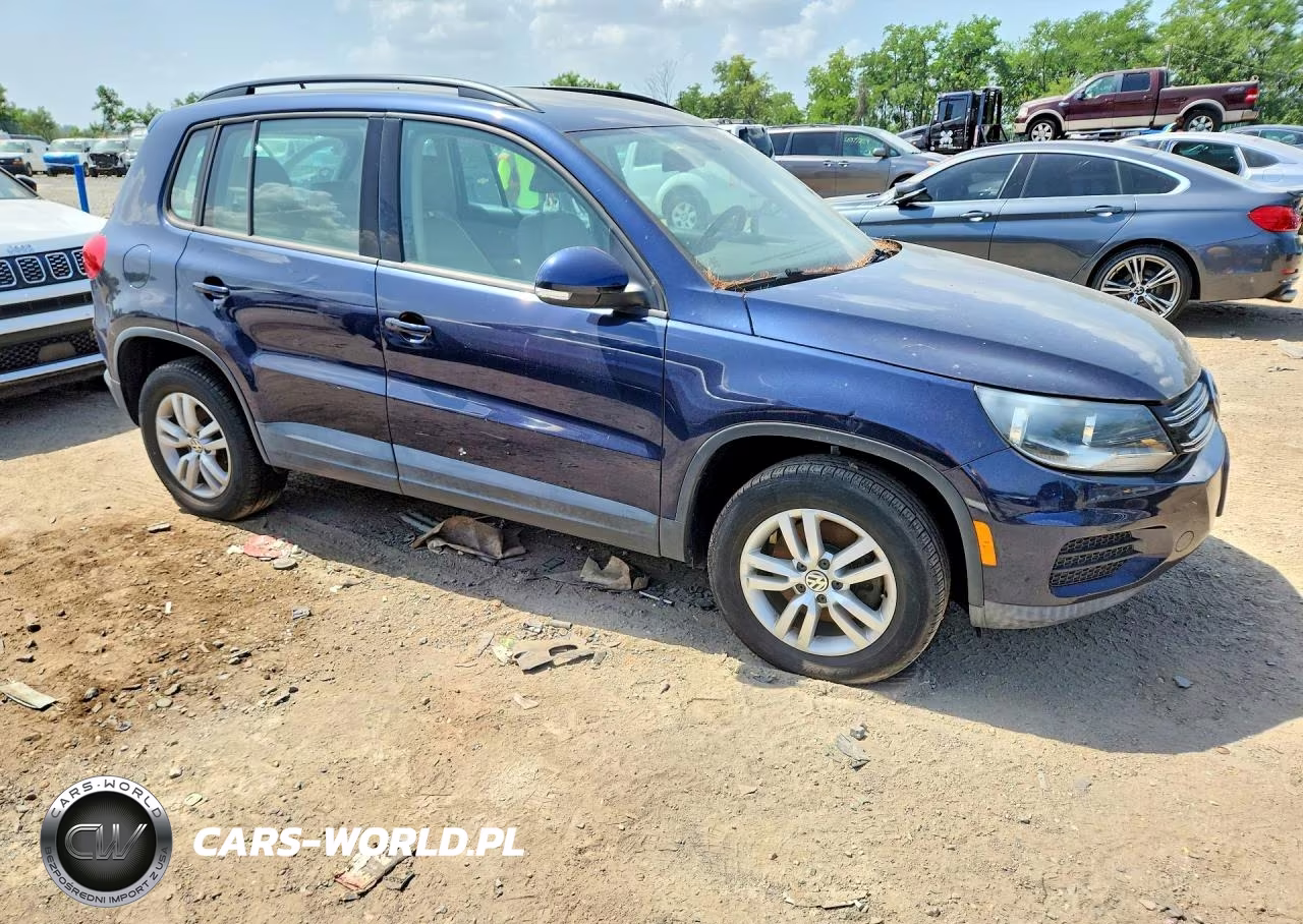 2016 Volkswagen Tiguan S VIN:WVGBV7AX8GW528645 - 4