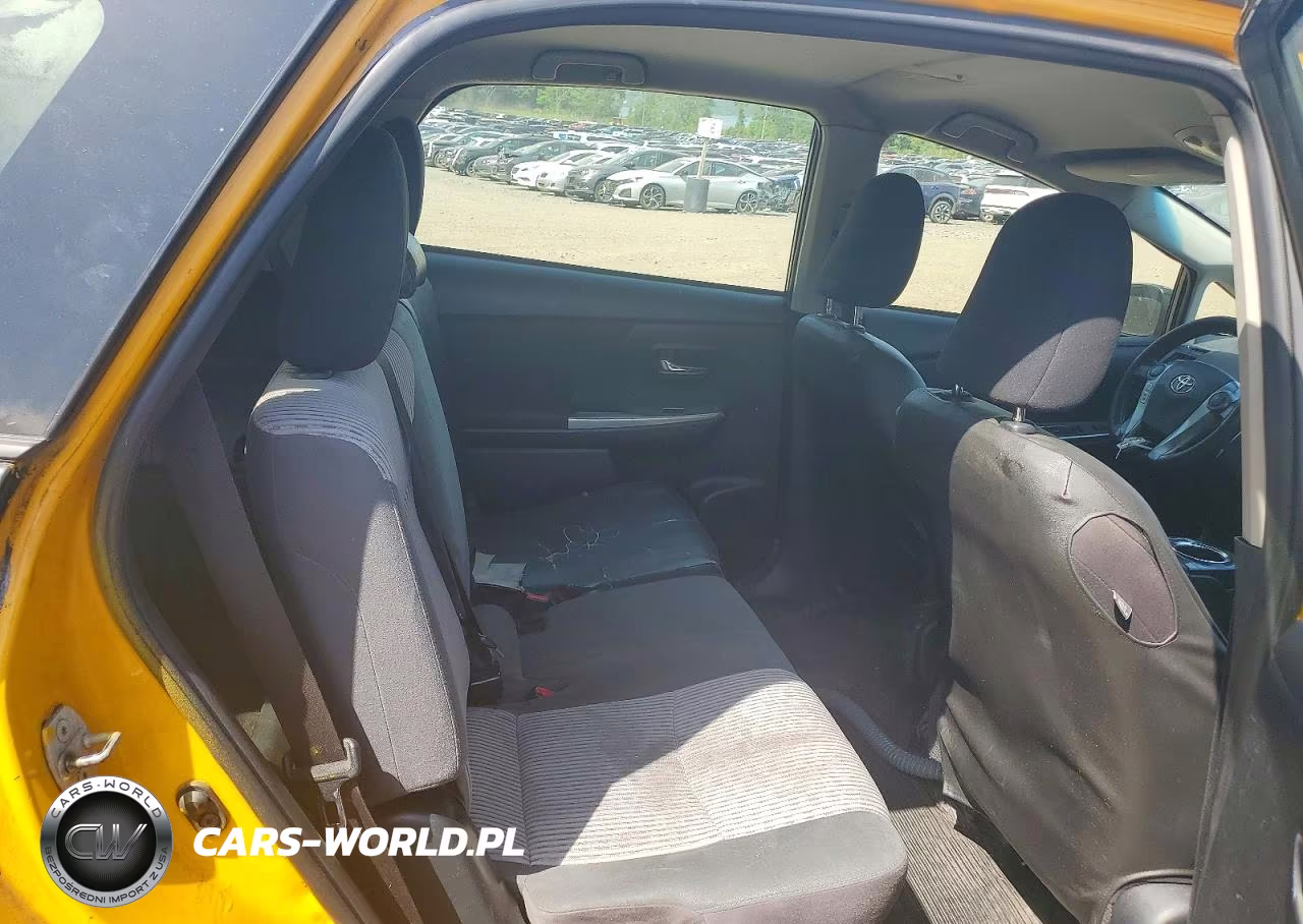 2015 Toyota Prius V Two VIN:JTDZN3EU0FJ026235 - 10