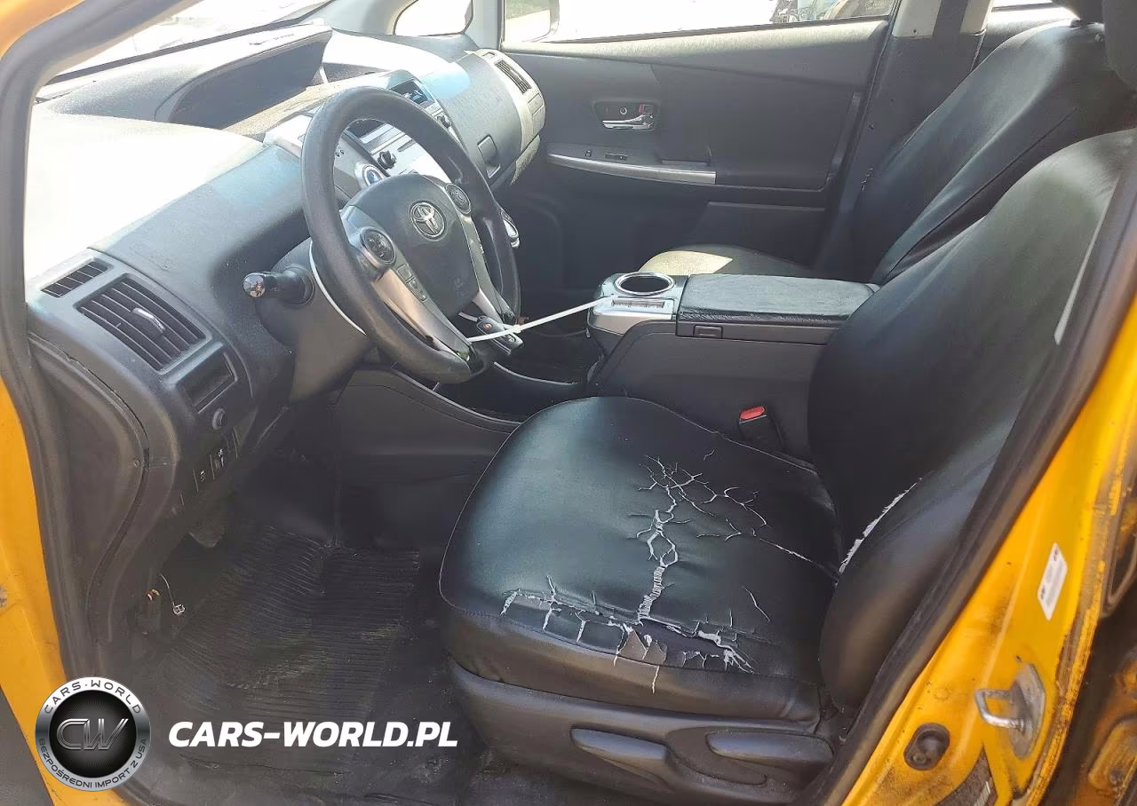 2015 Toyota Prius V Two VIN:JTDZN3EU0FJ026235 - 7