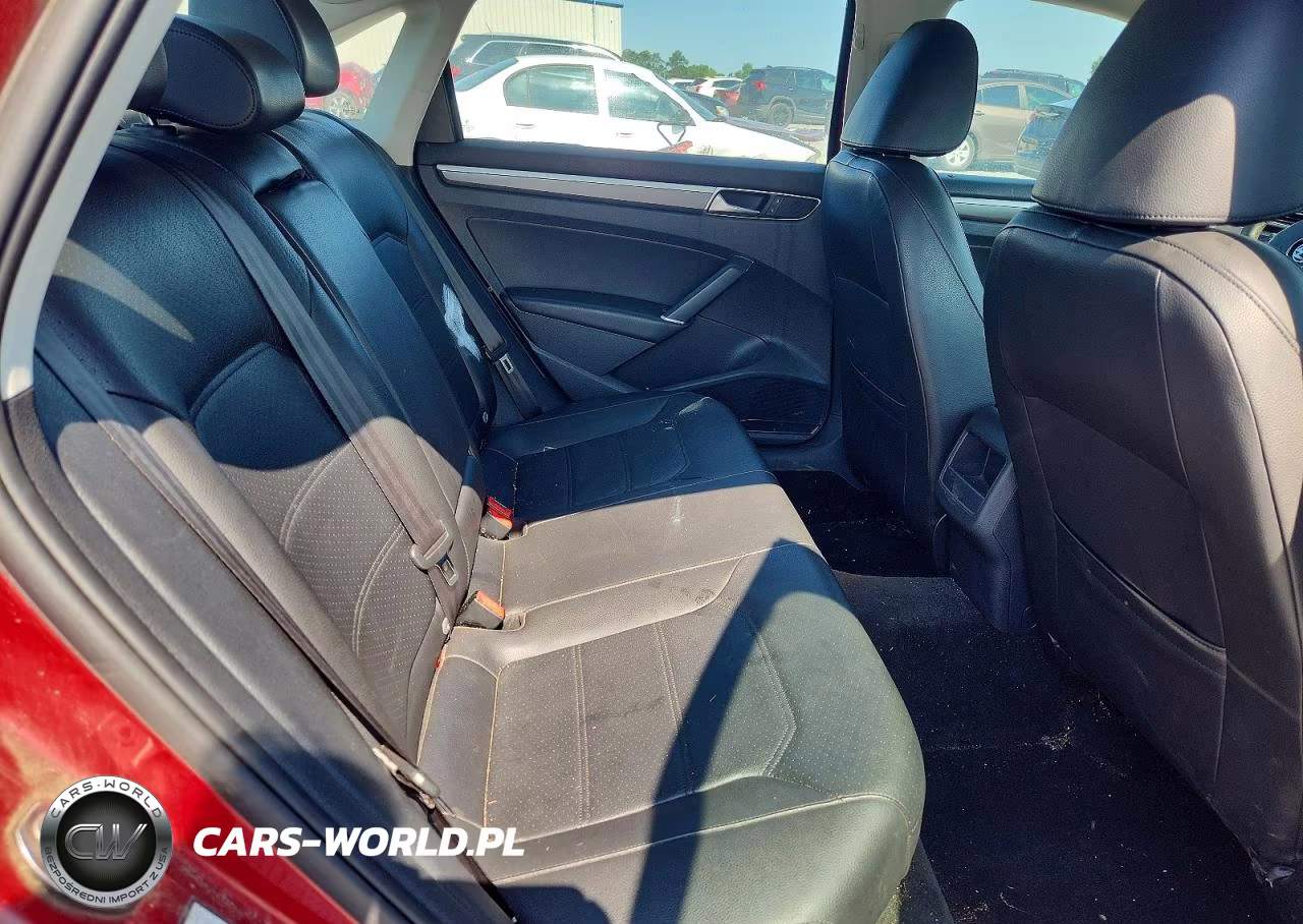 2017 Volkswagen Passat R-Line VIN:1VWDT7A35HC063211 - 10