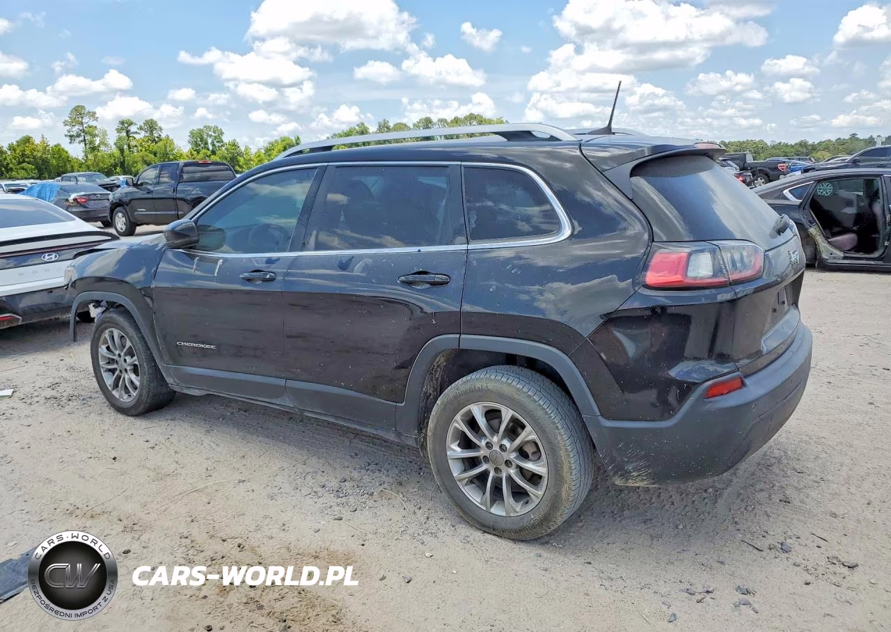 2019 Jeep Cherokee Latitude Plus VIN:1C4PJLLB1KD312186 - 2