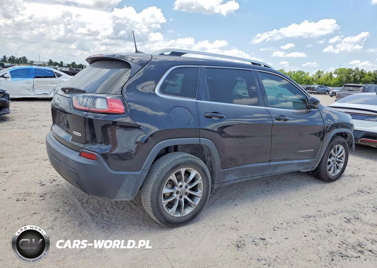 2019 Jeep Cherokee Latitude Plus VIN:1C4PJLLB1KD312186 - 3