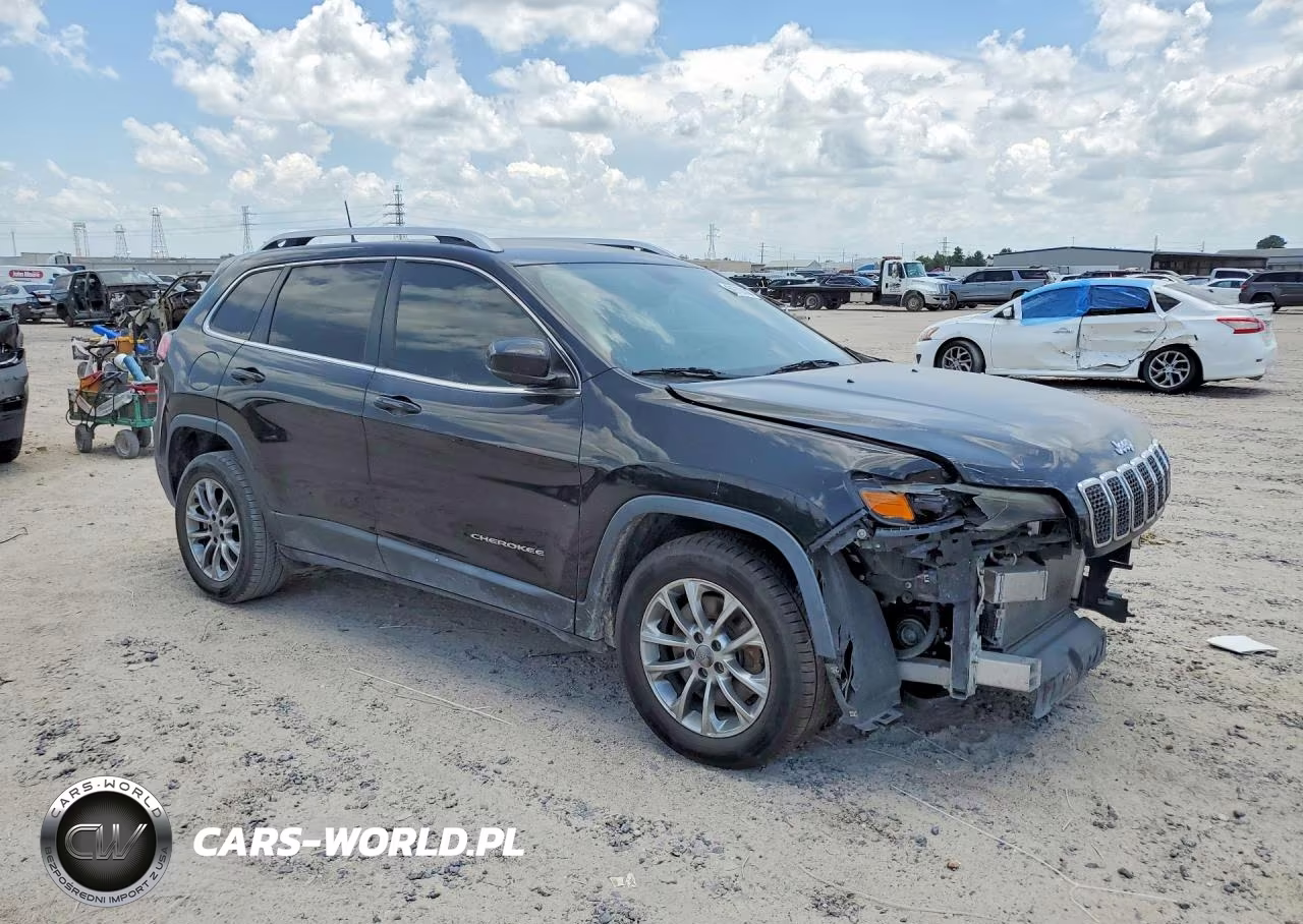 2019 Jeep Cherokee Latitude Plus VIN:1C4PJLLB1KD312186 - 4