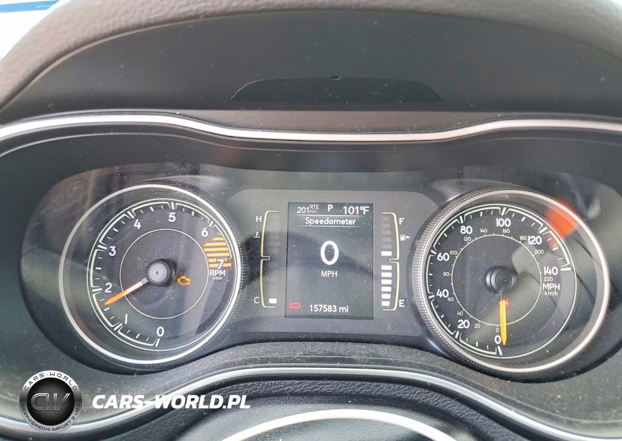 2019 Jeep Cherokee Latitude Plus VIN:1C4PJLLB1KD312186 - 9