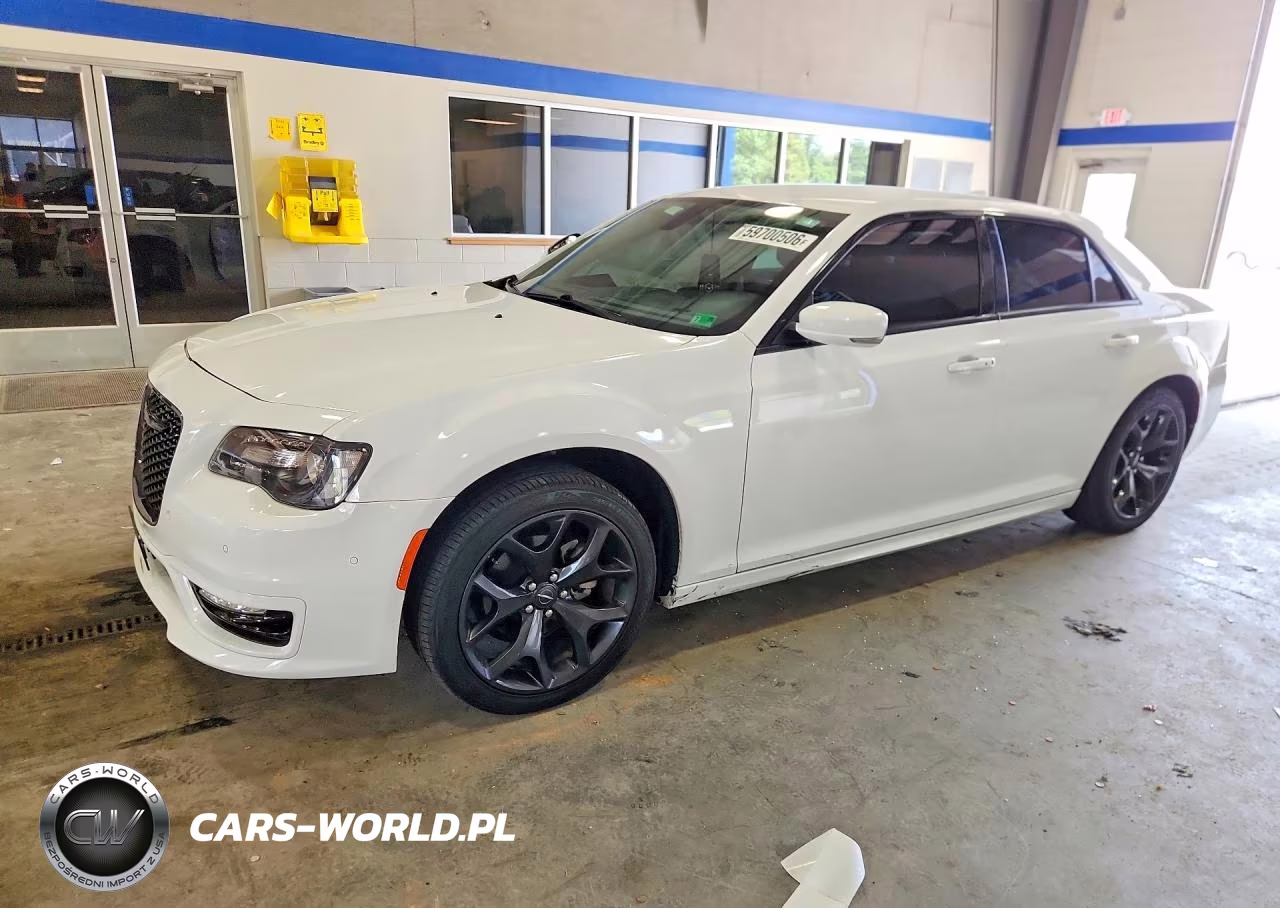 2021 Chrysler 300 Touring – zdjęcie 1 z 12