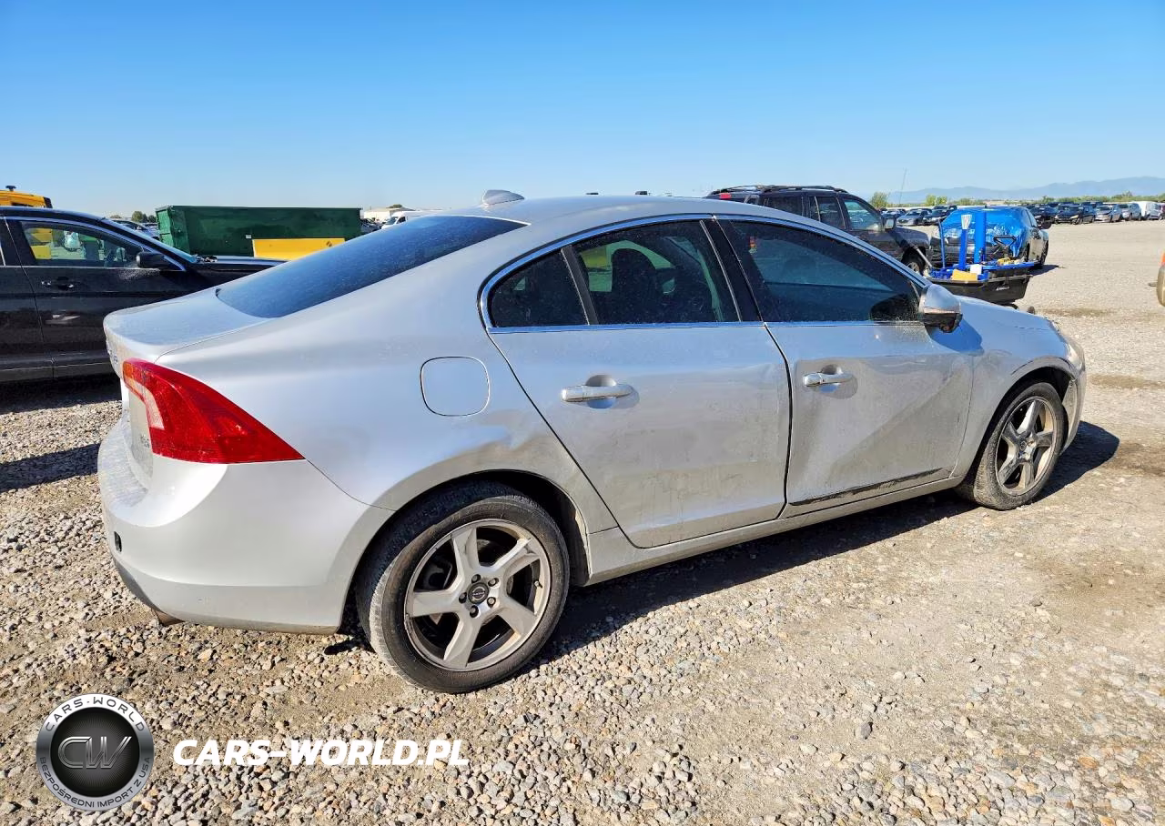 2012 Volvo S60 T5 VIN:YV1622FS9C2040895 - 3