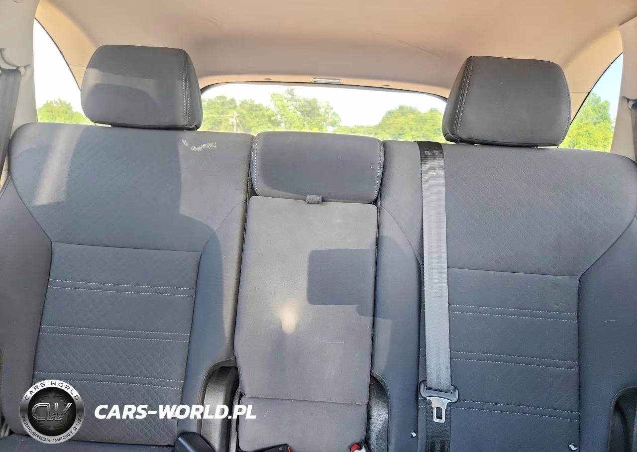 2018 Kia Sorento L VIN:5XYPG4A38JG414018 - 10