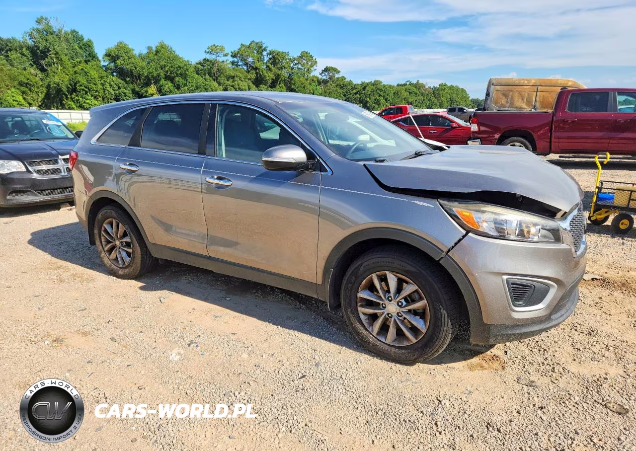 2018 Kia Sorento L VIN:5XYPG4A38JG414018 - 4