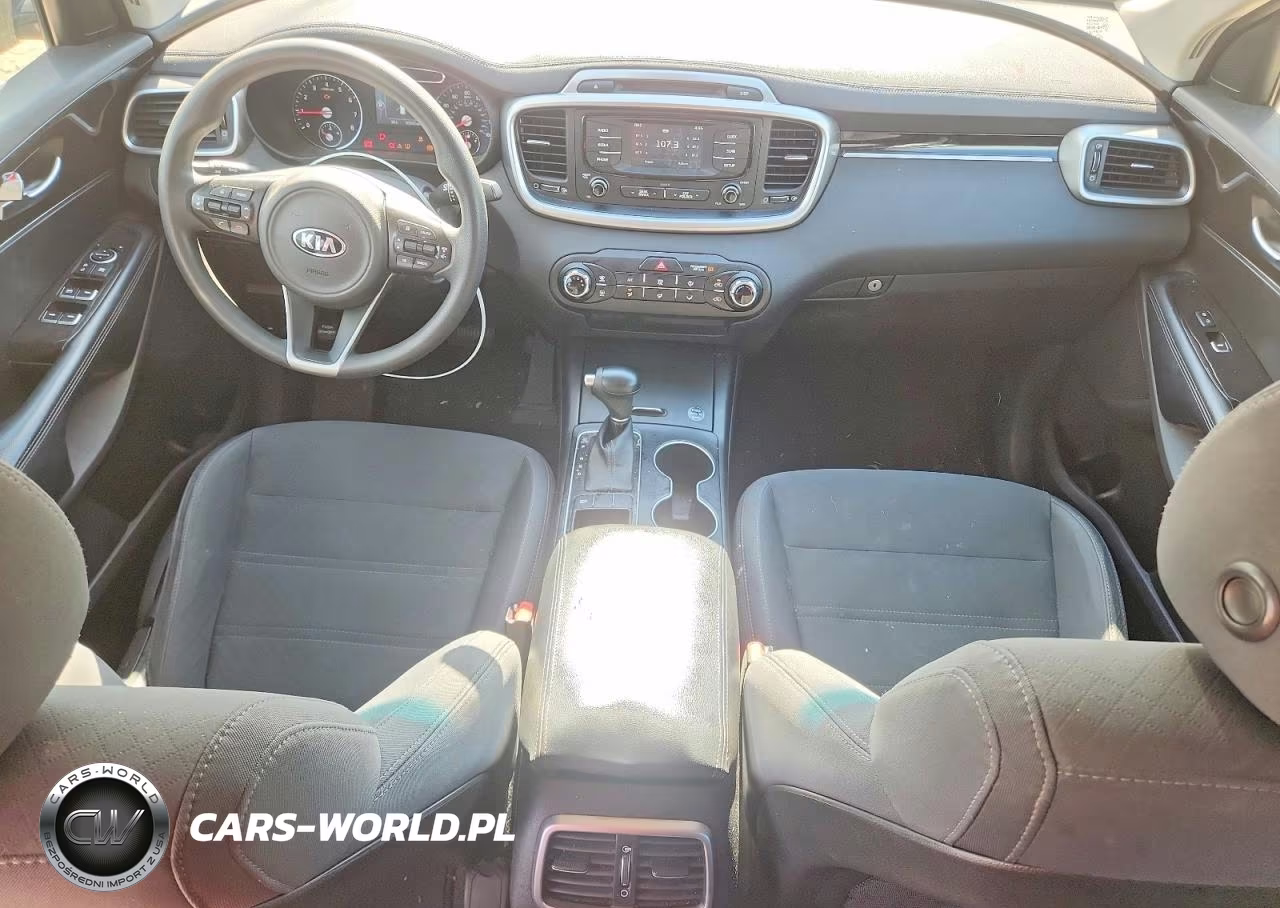 2018 Kia Sorento L VIN:5XYPG4A38JG414018 - 8