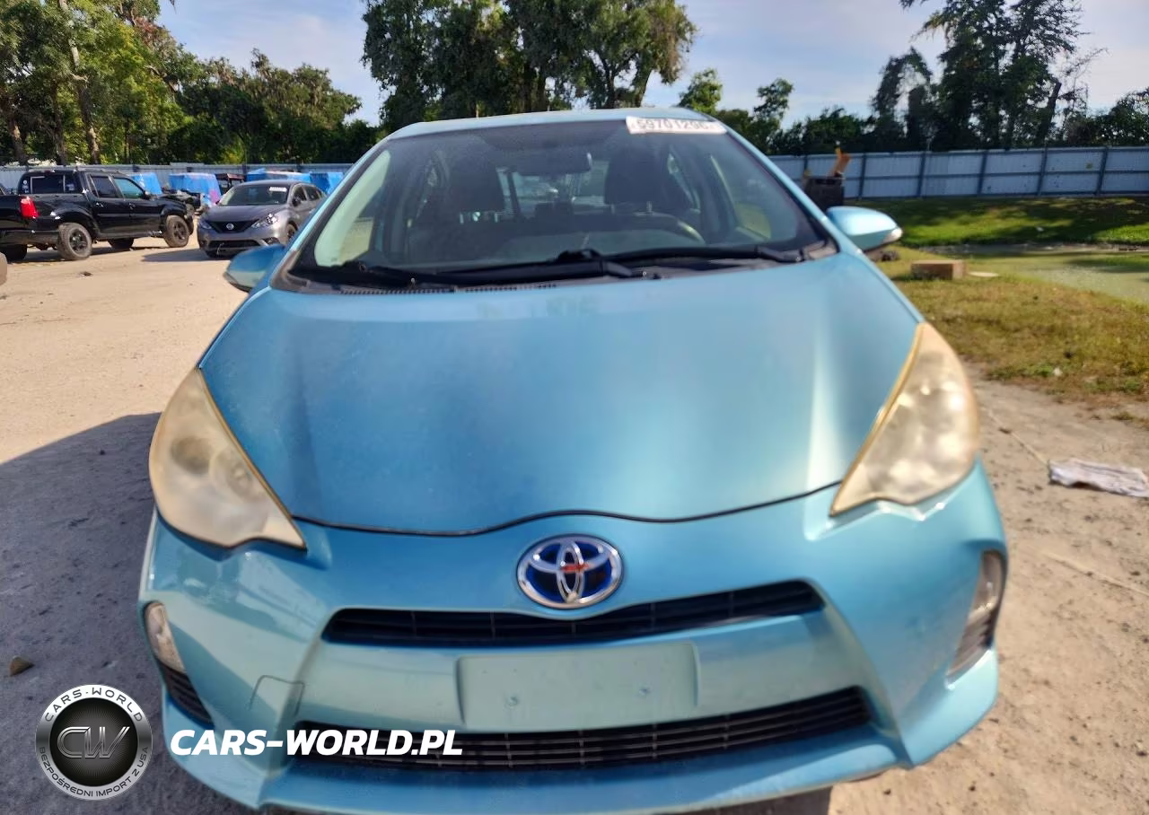2013 Toyota Prius C Three VIN:JTDKDTB3XD1039474 - 5