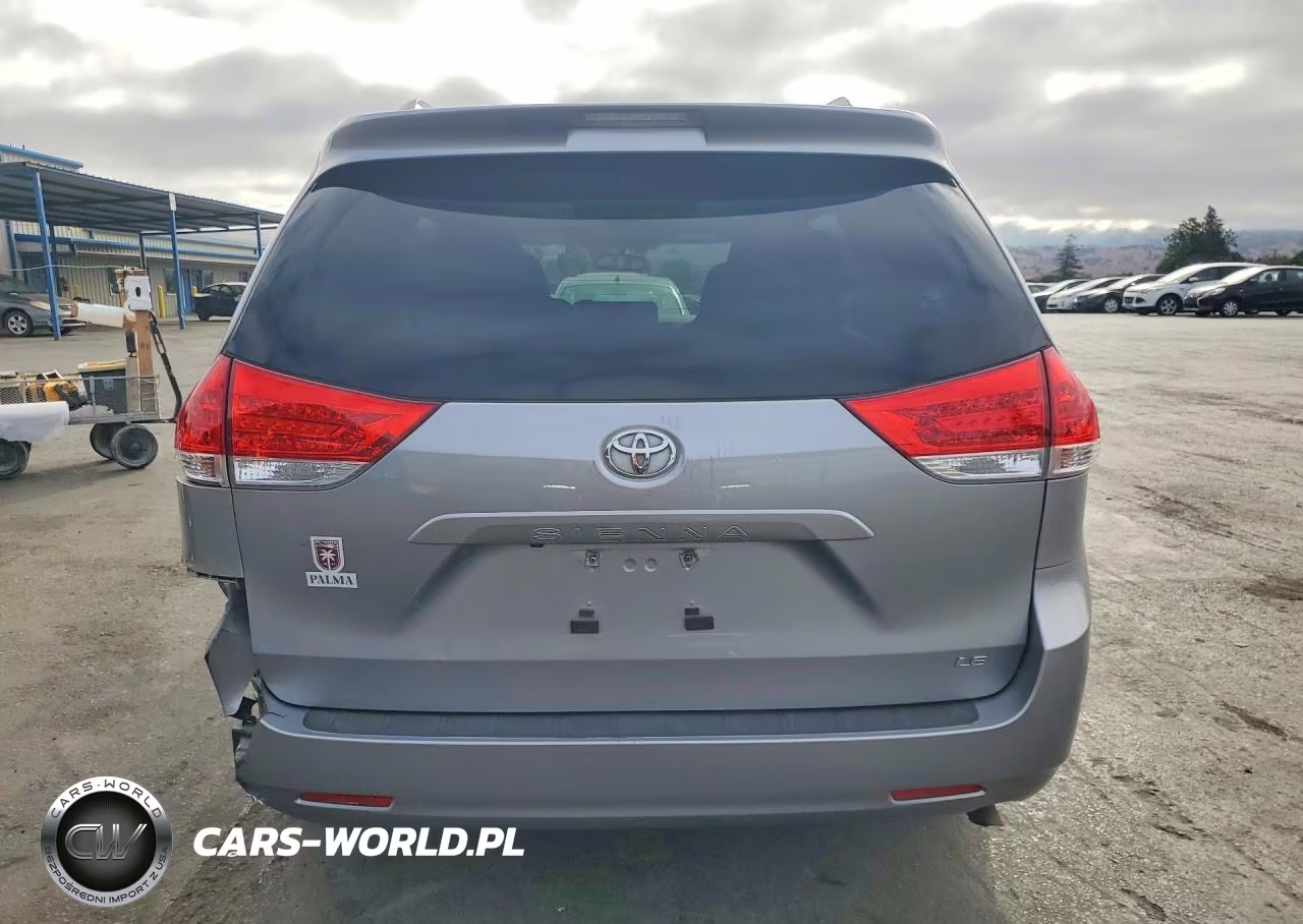 2013 Toyota Sienna Le VIN:5TDKK3DC2DS284159 - 6