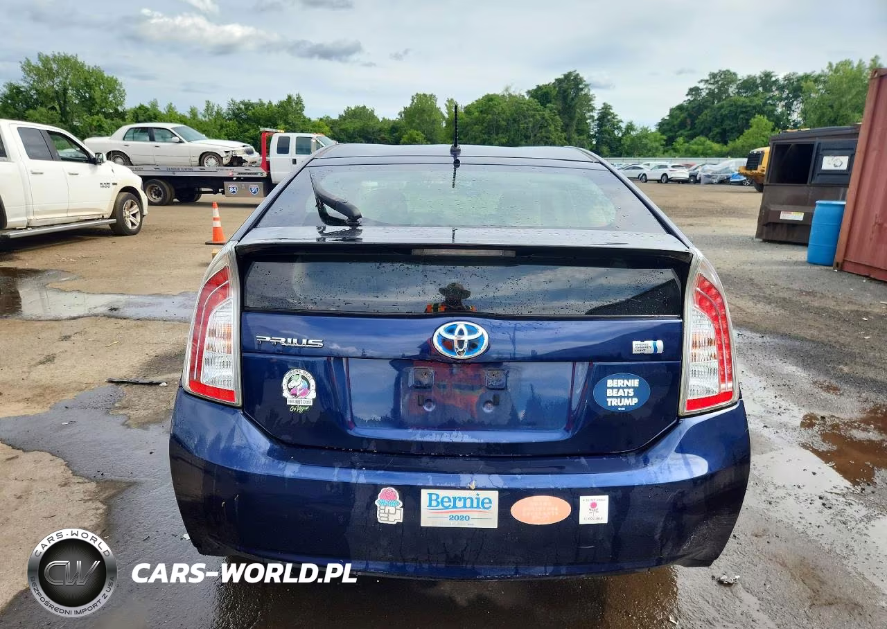 2014 Toyota Prius Two VIN:JTDKN3DU4E1760460 - 6
