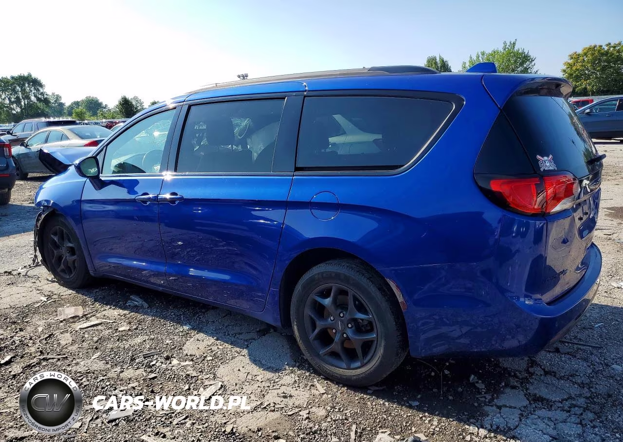 2020 Chrysler Pacifica Touring L Plus VIN:2C4RC1EG6LR121331 - 2