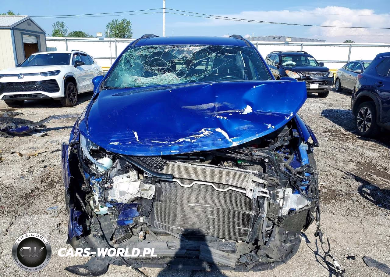 2020 Chrysler Pacifica Touring L Plus VIN:2C4RC1EG6LR121331 - 5