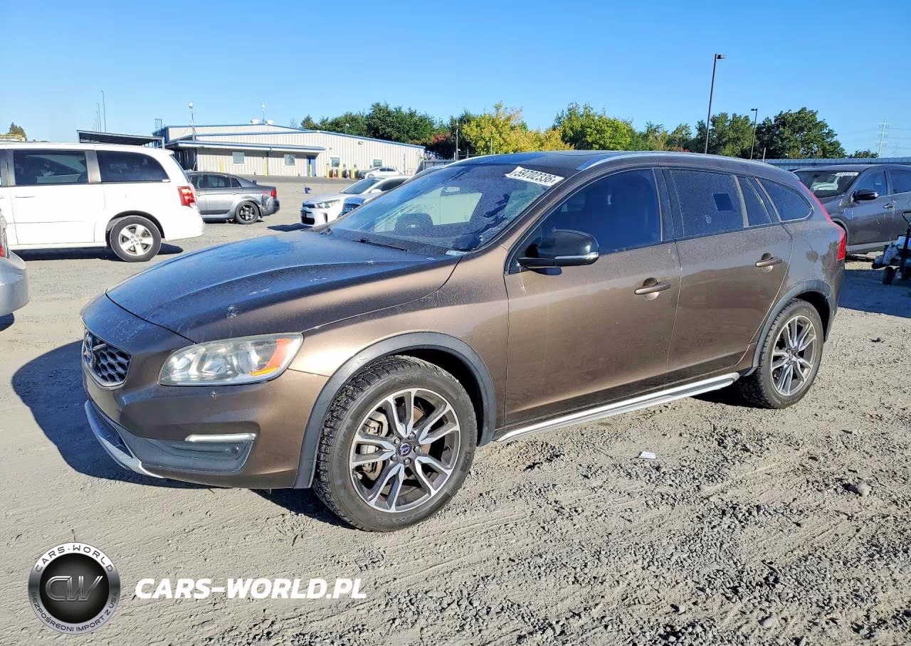 2017 Volvo V60 Cross Country Premier – zdjęcie 1 z 12