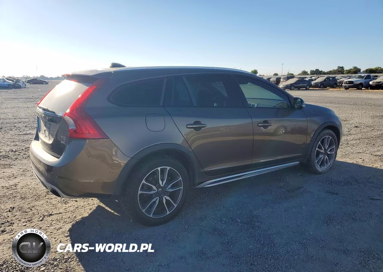2017 Volvo V60 Cross Country Premier VIN:YV440MWK5H1027327 - 3