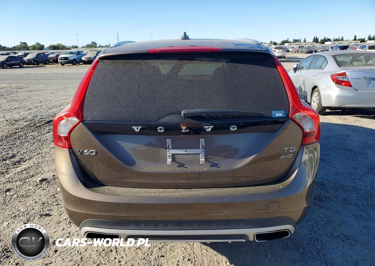 2017 Volvo V60 Cross Country Premier VIN:YV440MWK5H1027327 - 6
