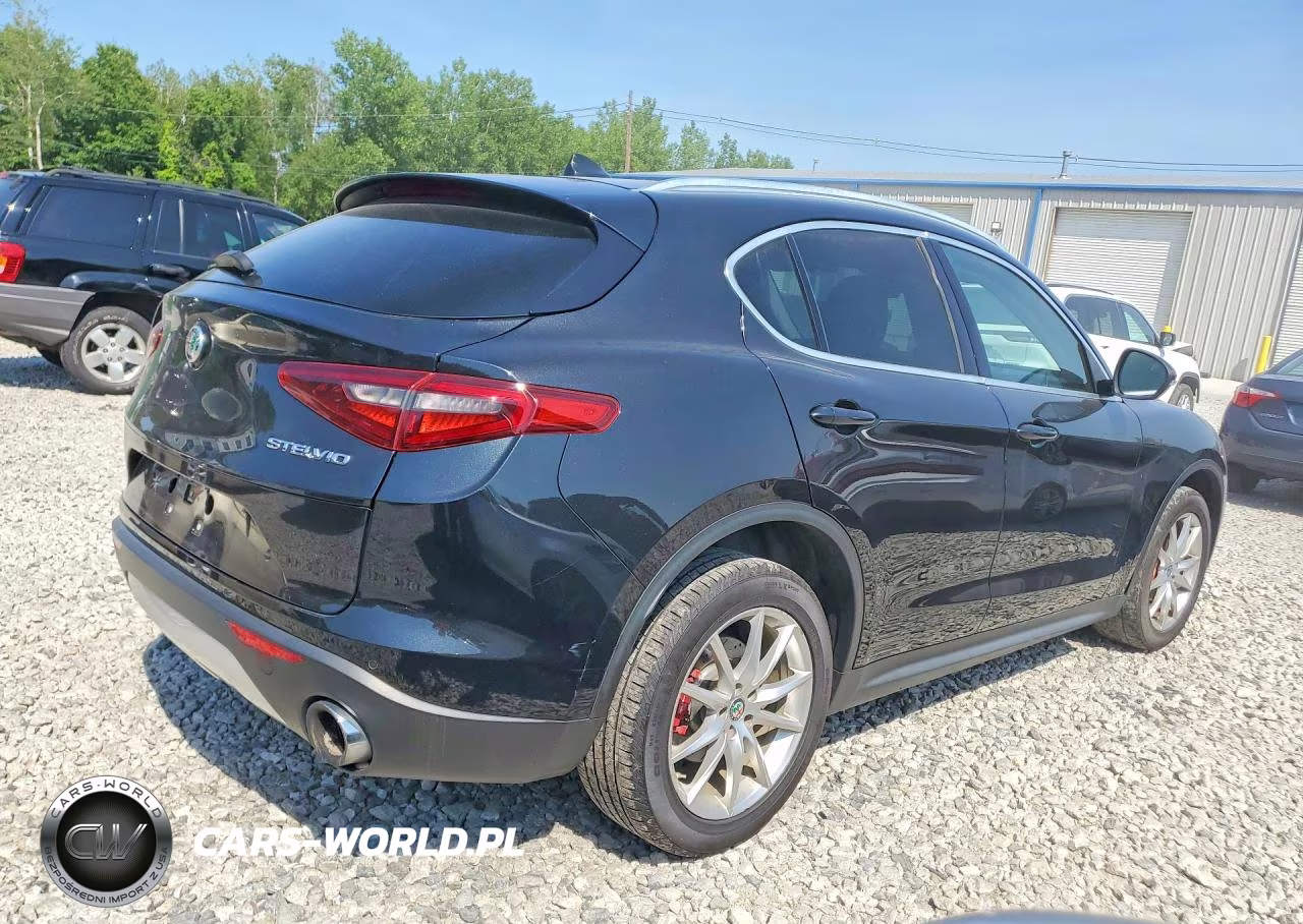 2018 Alfa Romeo Stelvio Ti VIN:ZASFAKBN0J7B60472 - 3
